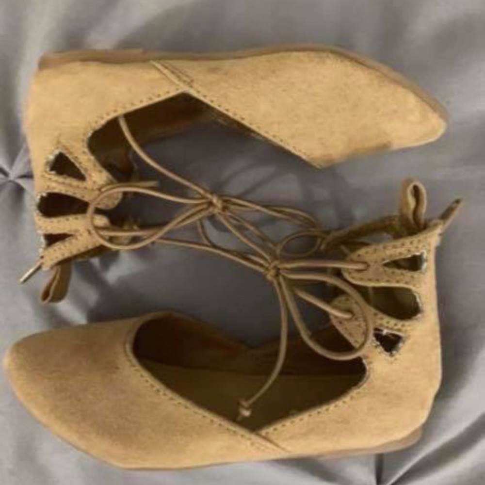 Toddler girl size 6 pointy flats